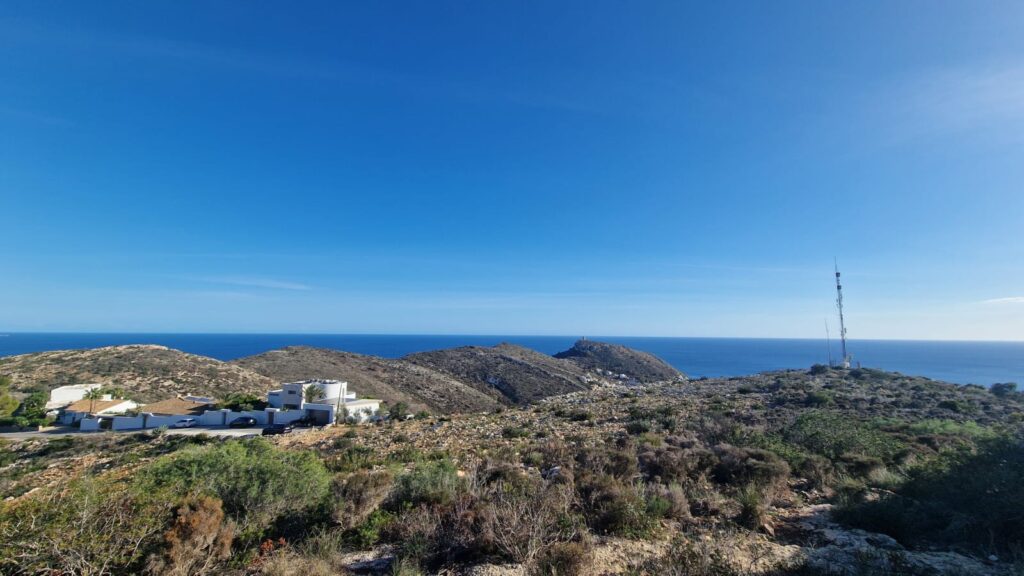 Views to East South from Abubilla plot