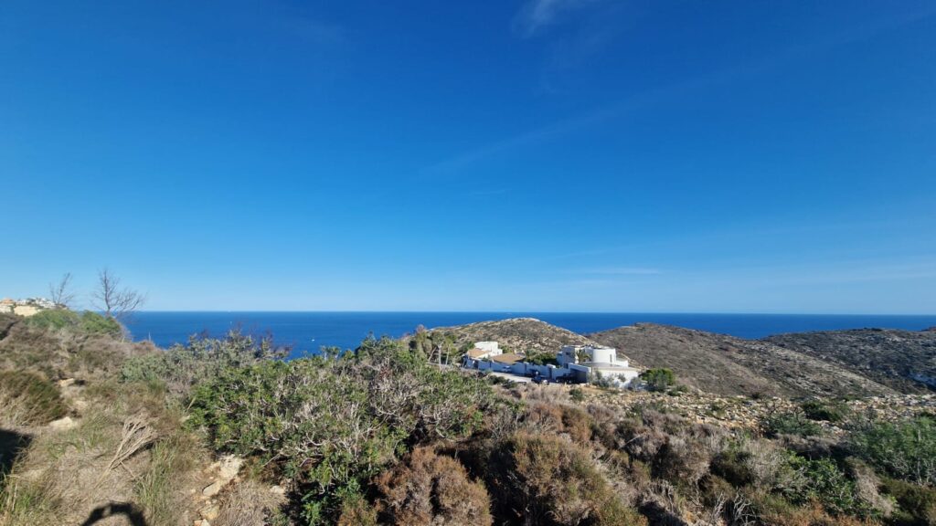 Views to South East from Abubilla plot