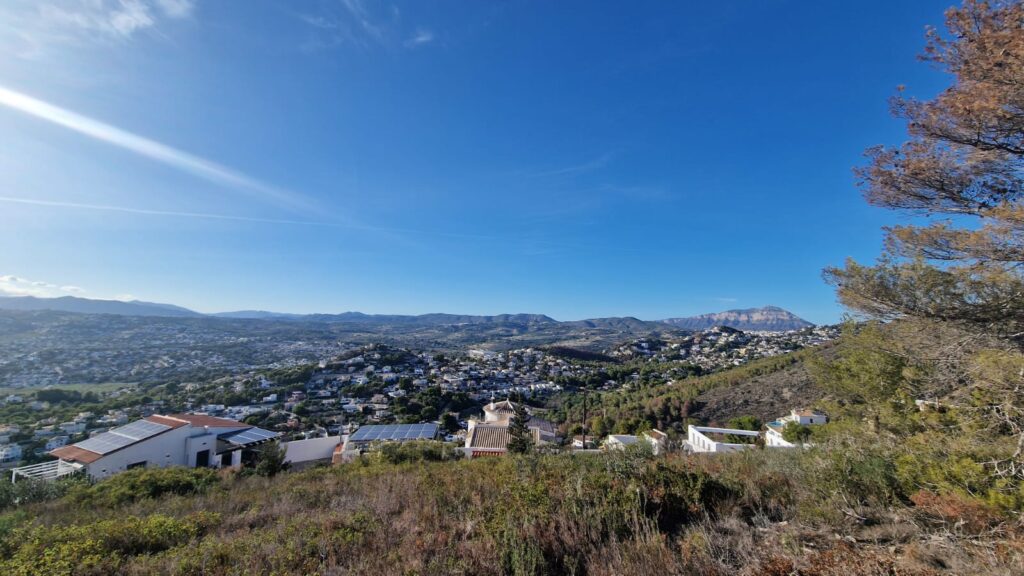 Views to West and North from Abubilla plot